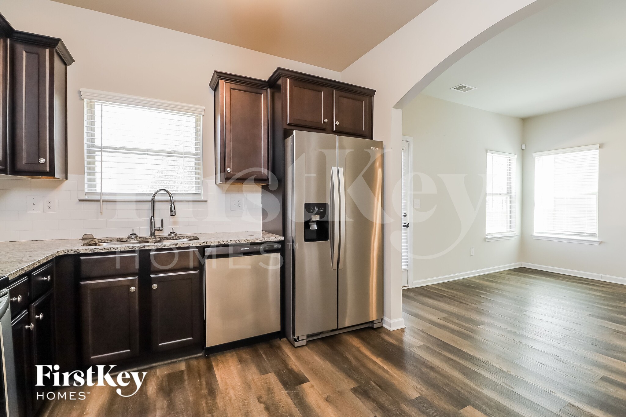 Building Photo - 5768 Woodside Crossing