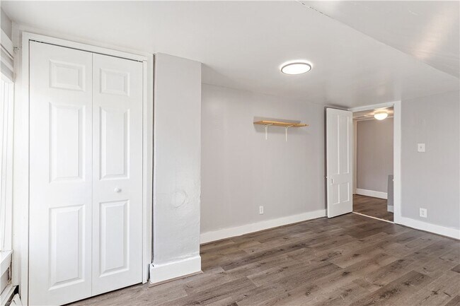 Building Photo - 41 Oak St