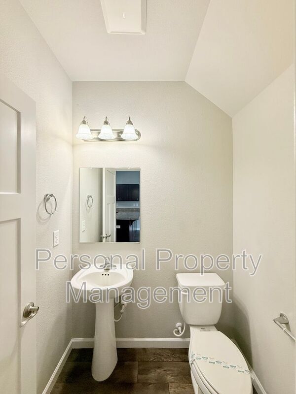 Building Photo - 12600 NE 49th St