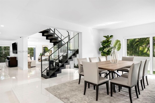 Building Photo - 6832 Sunrise Ct