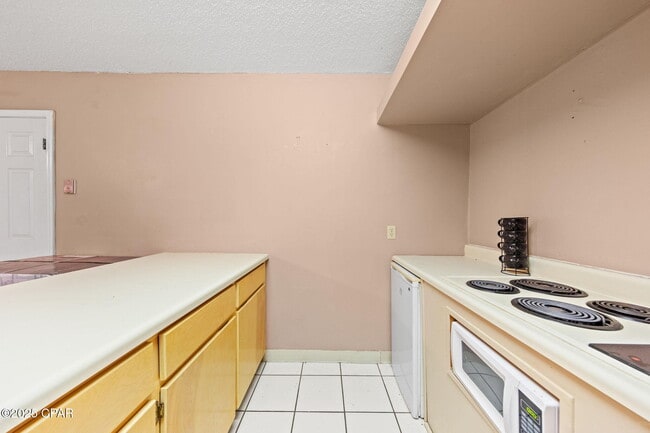 Building Photo - 301 Fairway Blvd