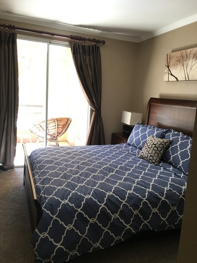 Building Photo - Meridian 2 bed | 2 bath Luxury Condo w/ Ut...