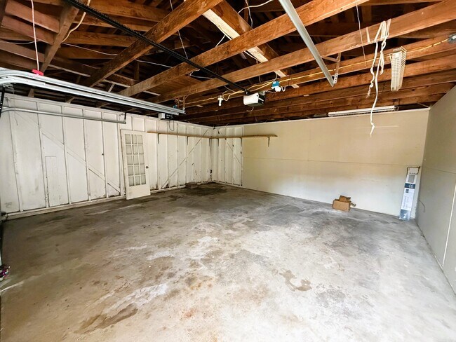 Building Photo - 8814 Stroud Dr