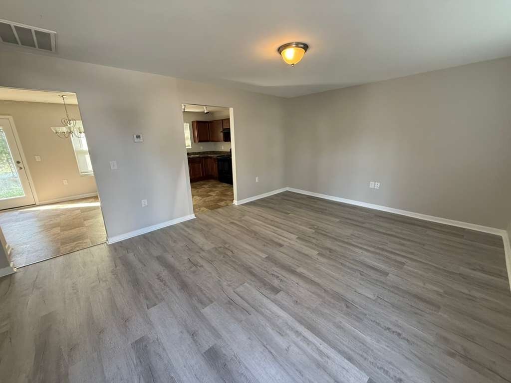 Building Photo - 717 Trap Shooter Cir