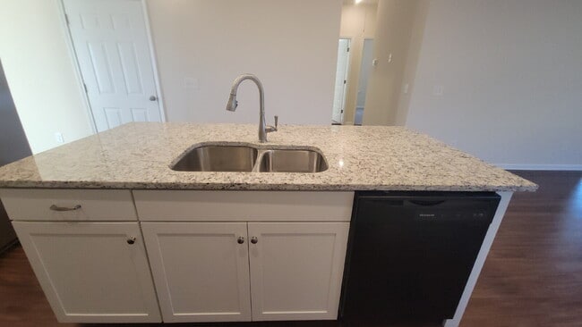 Building Photo - Section 8 Welcome!!!  "Charming 3-Bed Oasis with Granite Elegance in Harvest – 1,501 Sq Ft of Com...