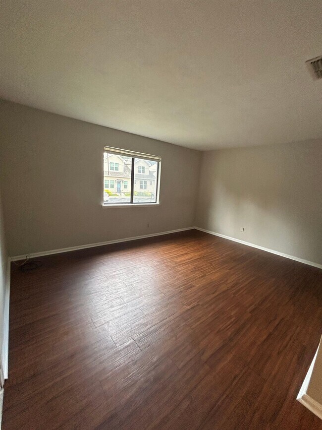 Building Photo - 1445 Willow Bend Way