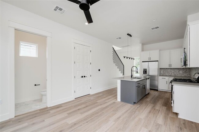 Building Photo - 1310 Ruth Ave