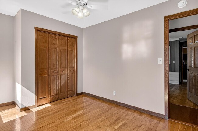 Building Photo - 1215 Chapin St