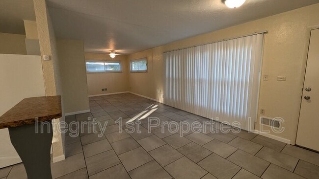 Building Photo - 7408 E 109th St