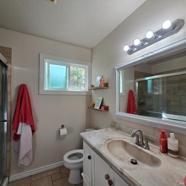Building Photo - 480 Meadowview Dr