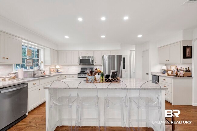 Building Photo - 8960 Morphy Ave