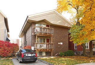 Building Photo - 913 Mary St