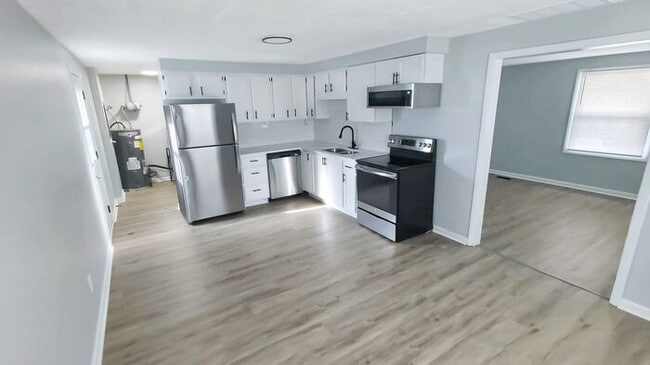 Building Photo - 949 S Harris Ave
