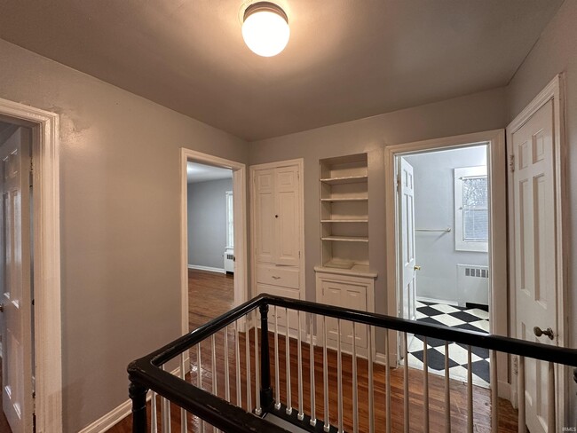 Building Photo - 909 Lincoln Ave