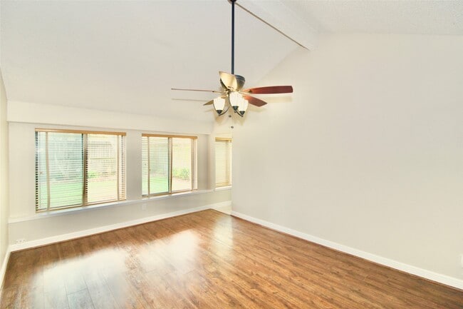 Building Photo - 3206 Pecan Point Dr