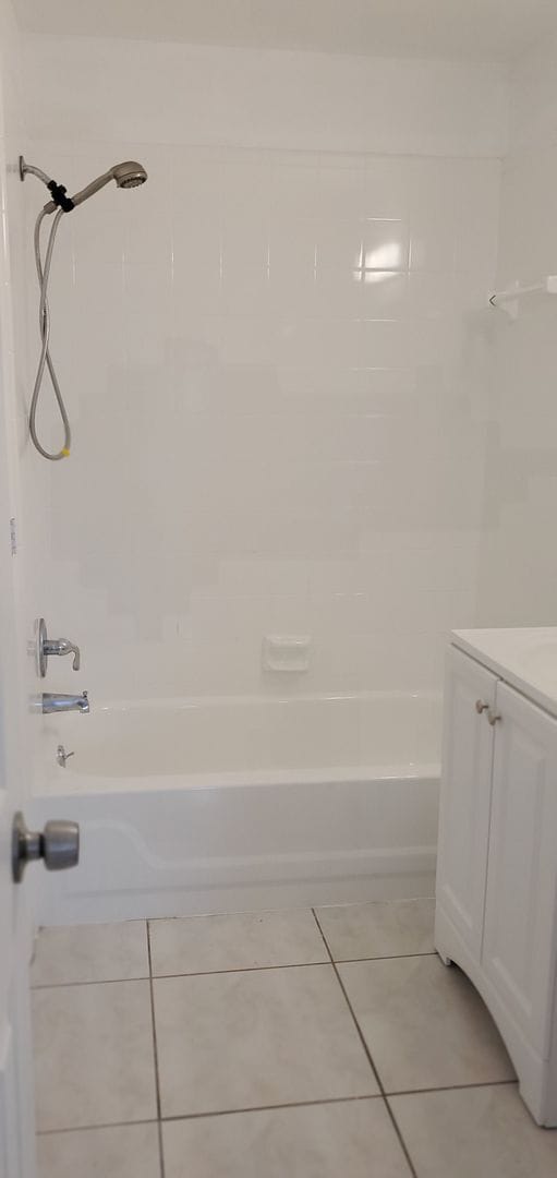 Building Photo - Charming 2 Bedroom Duplex with Tiled Flooring and Patio Space