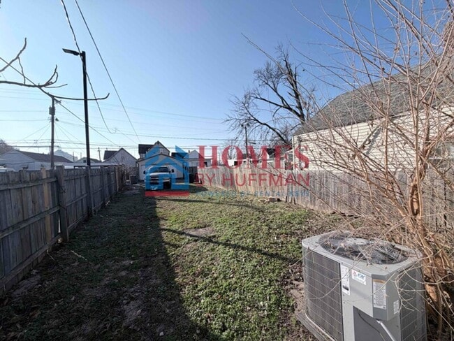 Building Photo - Large Two Bedroom House | Westside