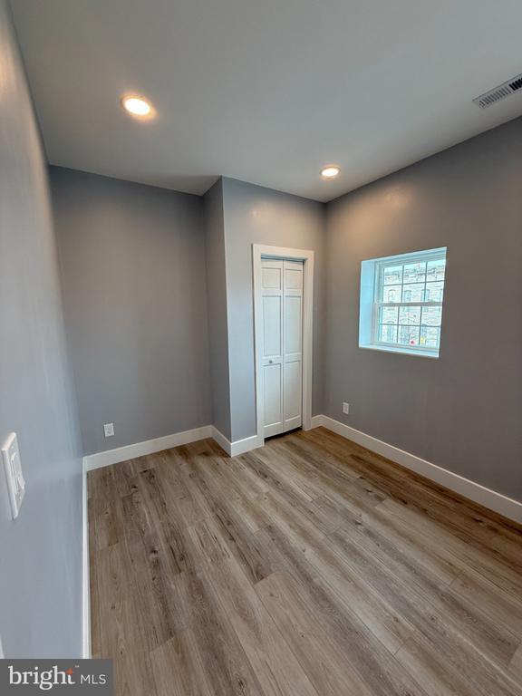 Building Photo - 1930 N Payson St