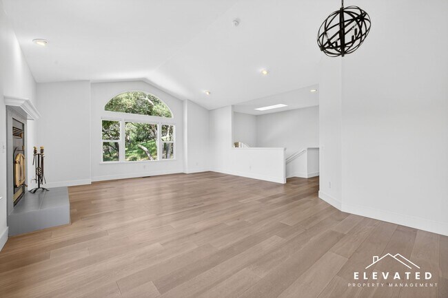 Building Photo - 9400 Chalk Hill Rd