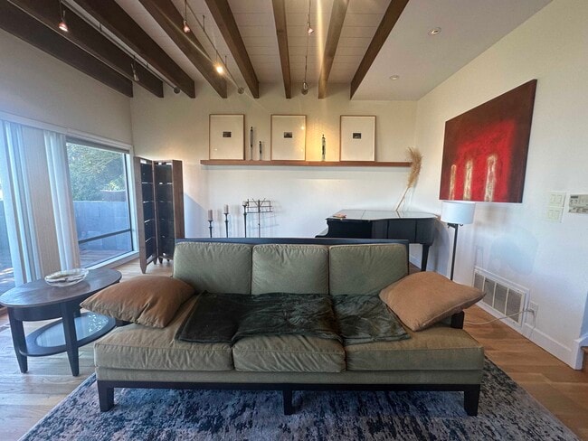 Building Photo - 304 Twin Peaks Blvd