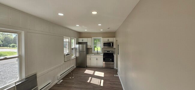 Building Photo - 308 Pennington Ave