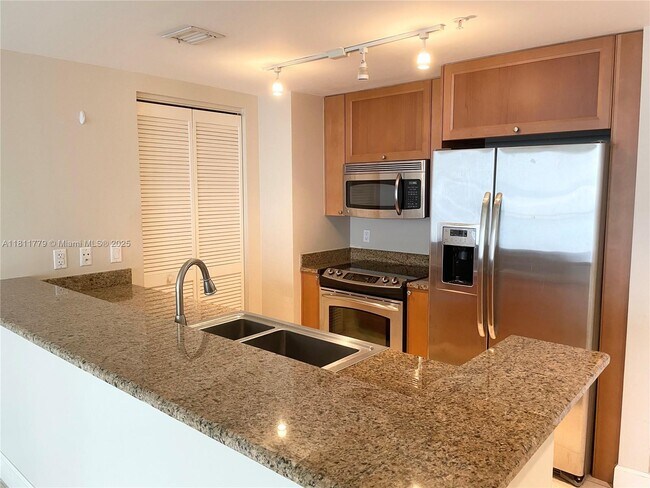 Building Photo - 55 Merrick Way