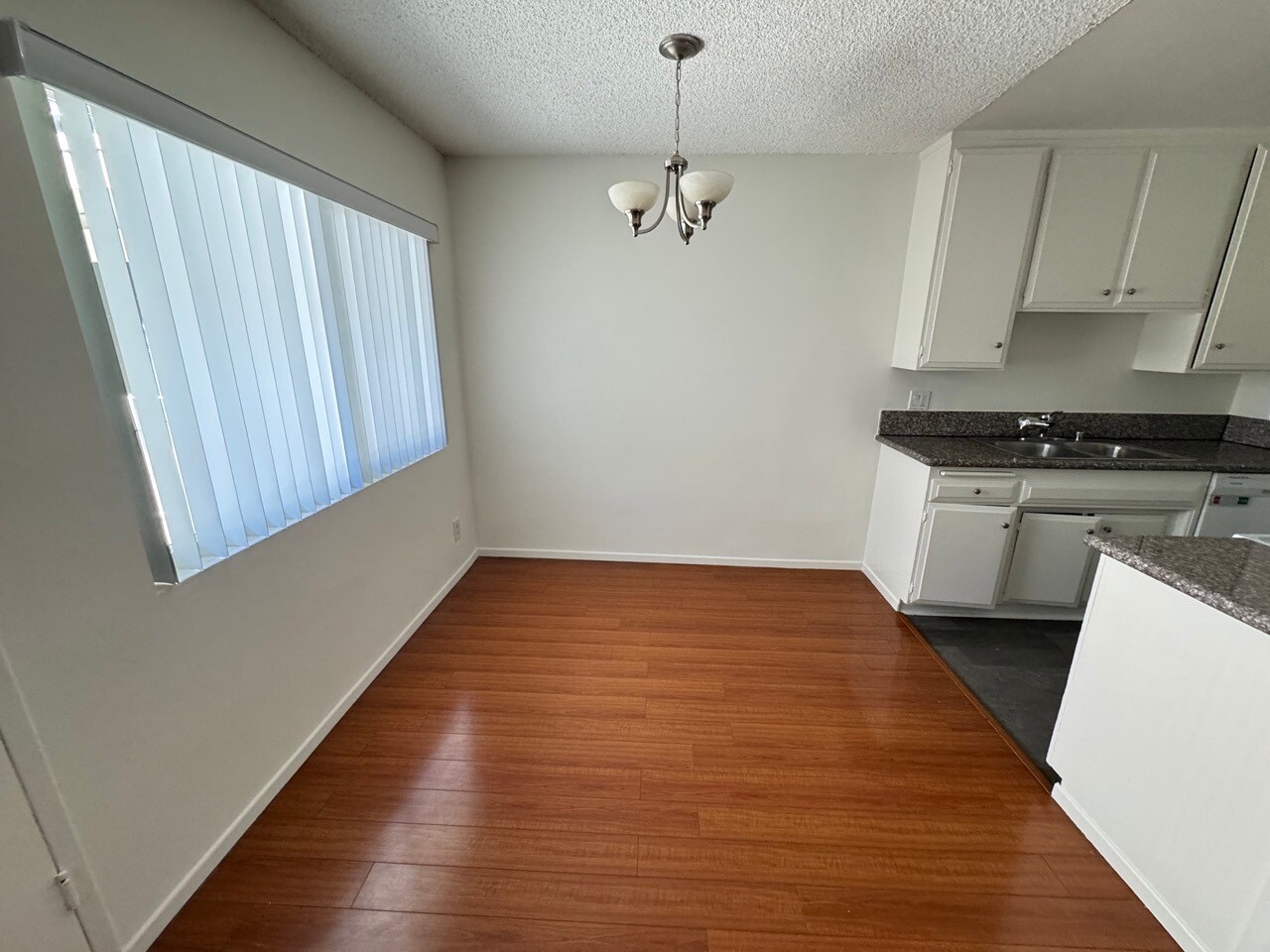 Building Photo - 447 W Elk Ave