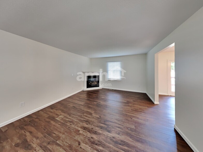 Building Photo - 388 Shamrock Ln