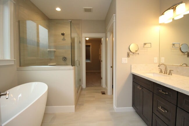 Building Photo - Spectacular Newer Construction Aloha 4 Bed/2.5 Bath Home on Dead-End Street