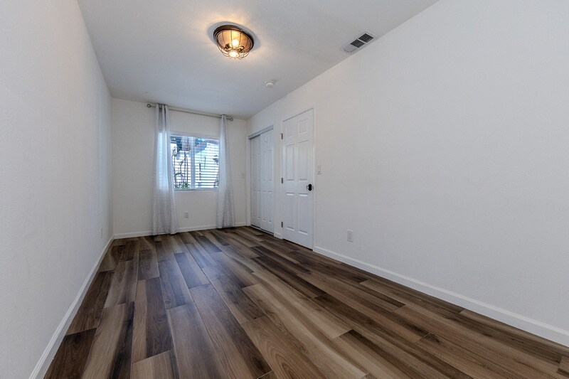 Building Photo - 4710 Townsend Ave