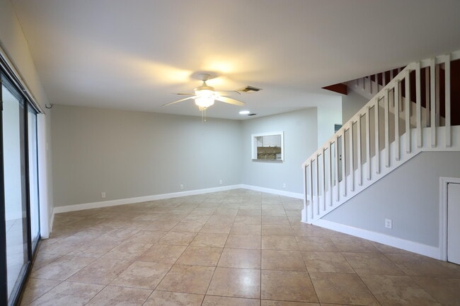 Building Photo - 1715 Woodbridge Lakes Cir