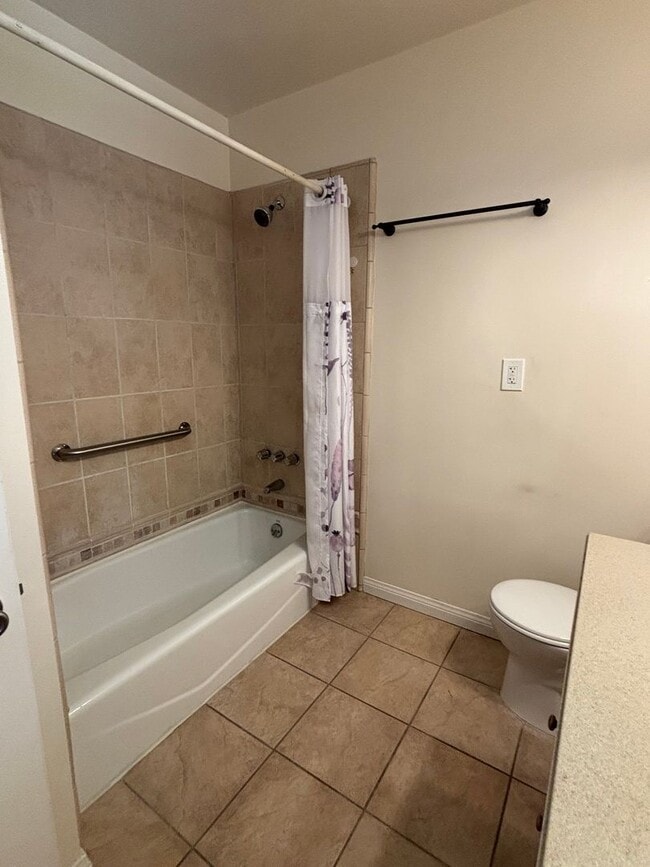 Building Photo - (5281-5285) El Prado Ave.