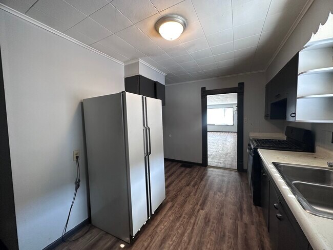 Building Photo - 1018 Chandler-