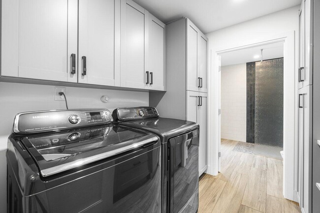 Building Photo - 822 SW 33rd Pl