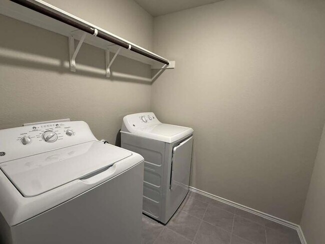 Building Photo - 12212 Dillon Fls Dr