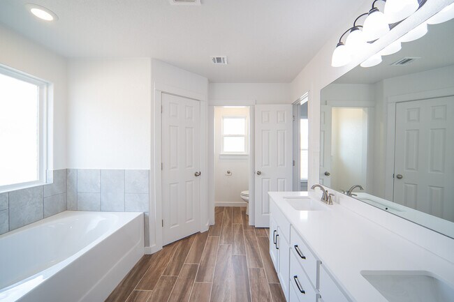 Building Photo - 1414 Sideoats Ln
