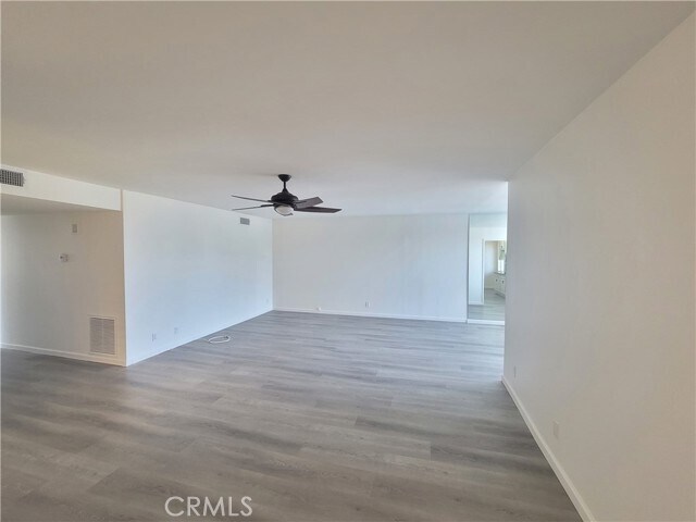 Building Photo - 5301 Balboa Blvd