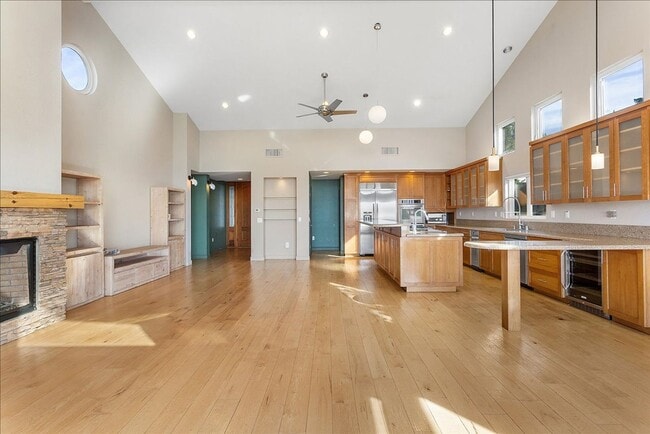 Building Photo - 75 Chadbourne Way