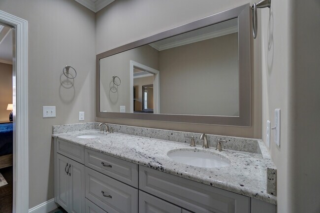 Building Photo - 2335 Sylvia Court