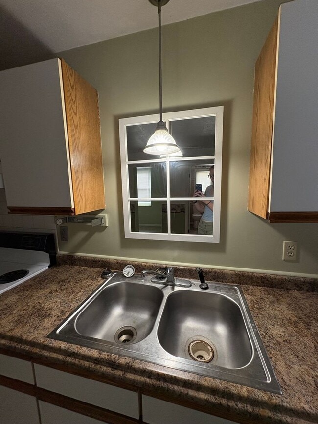 Building Photo - 933 S 4th St