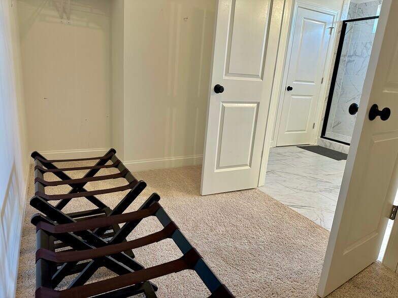 Building Photo - 203 Southerby Bluffs Ct