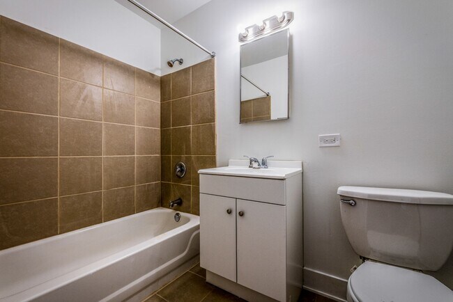 Building Photo - 136 E 155th St Harvey, IL 60426