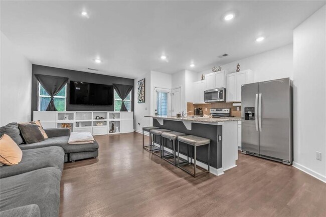 Building Photo - 5668 Union Pointe Dr