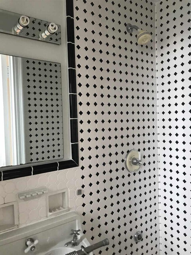 Building Photo - 50 Glenwood Ave