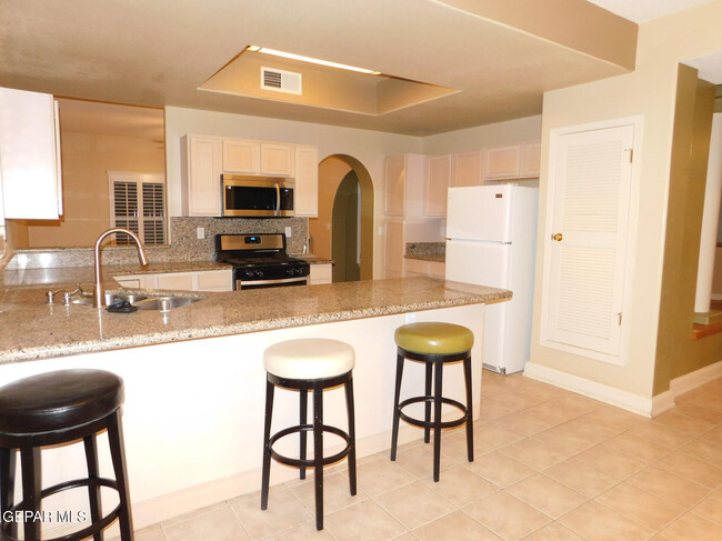 Building Photo - 917 Tecate Pl