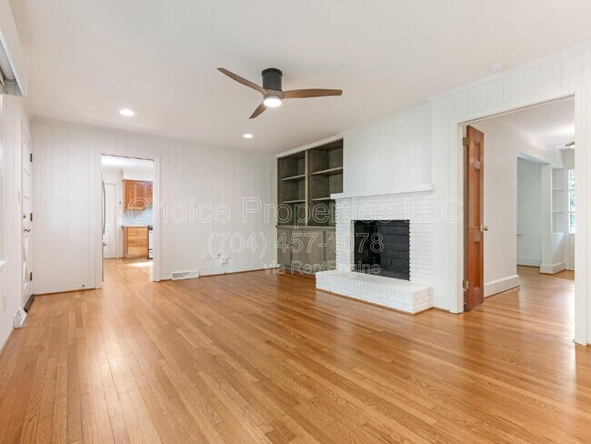 Building Photo - 421 Blairmore Dr