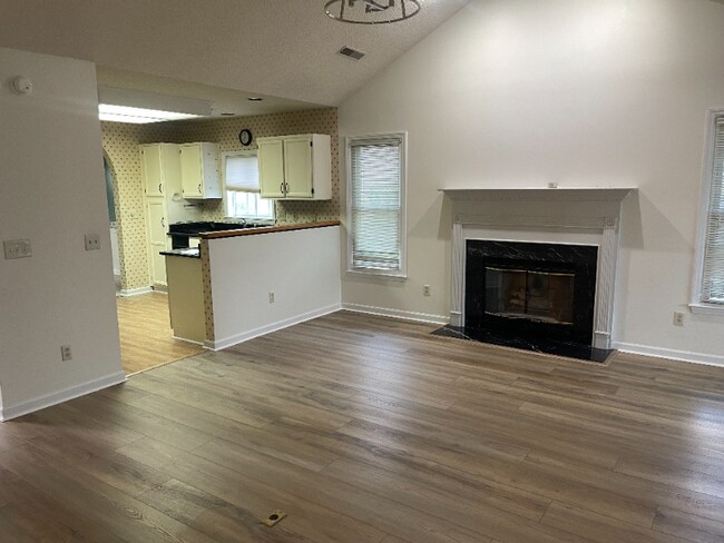 Building Photo - 989 Portabella Ln