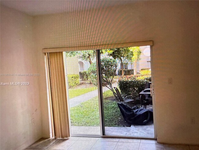 Building Photo - 4932 SW 140th Terrace