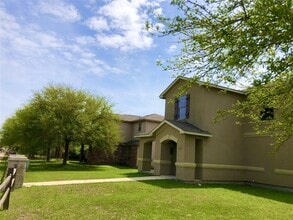 Building Photo - 5211 Viewpoint Dr