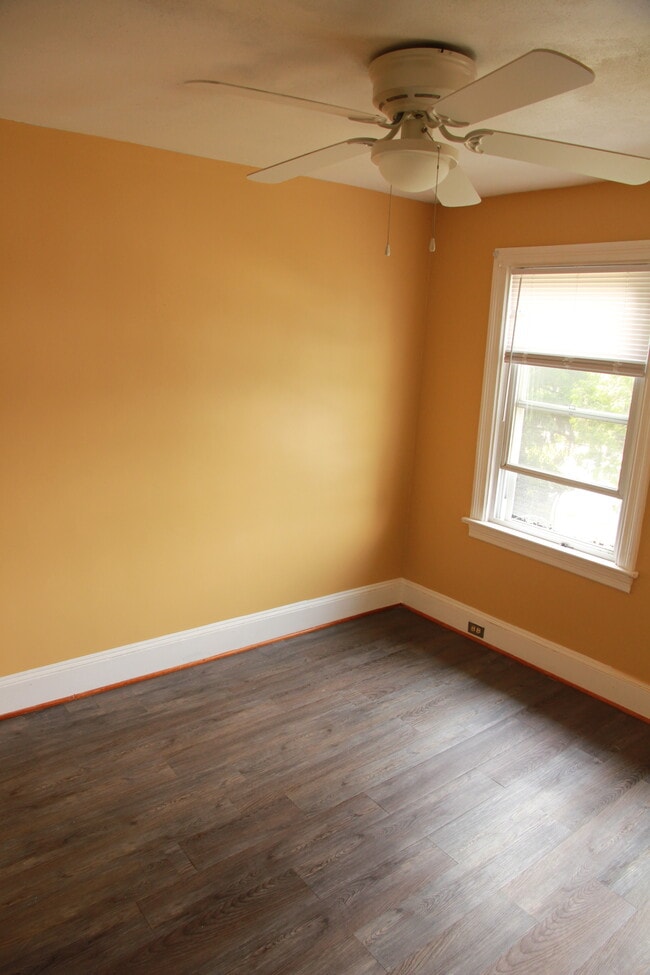 Building Photo - 754 E Washington Ave